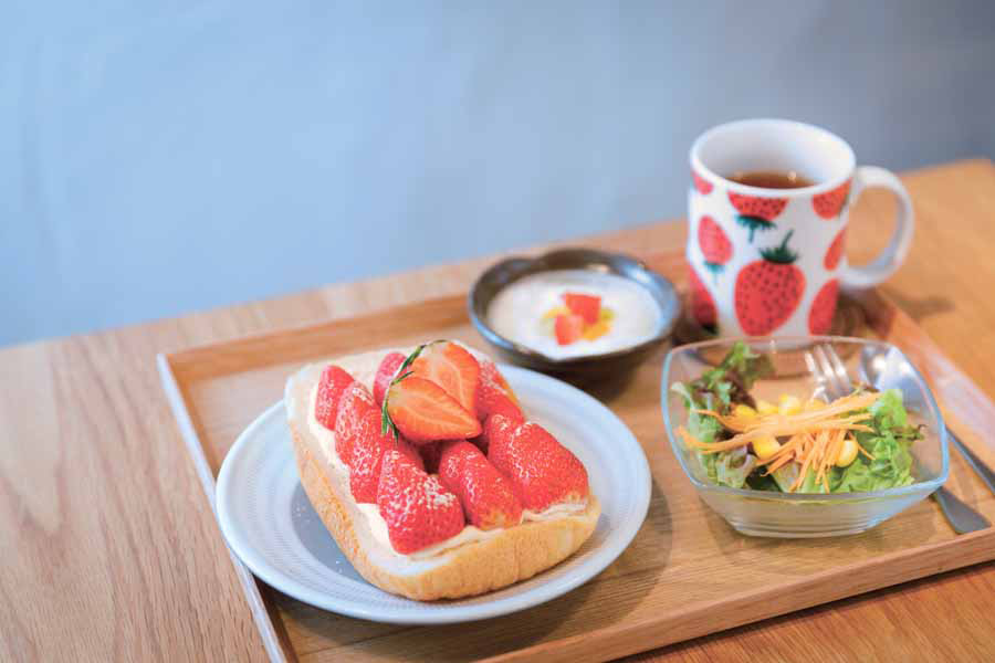 いちごのオープンサンド