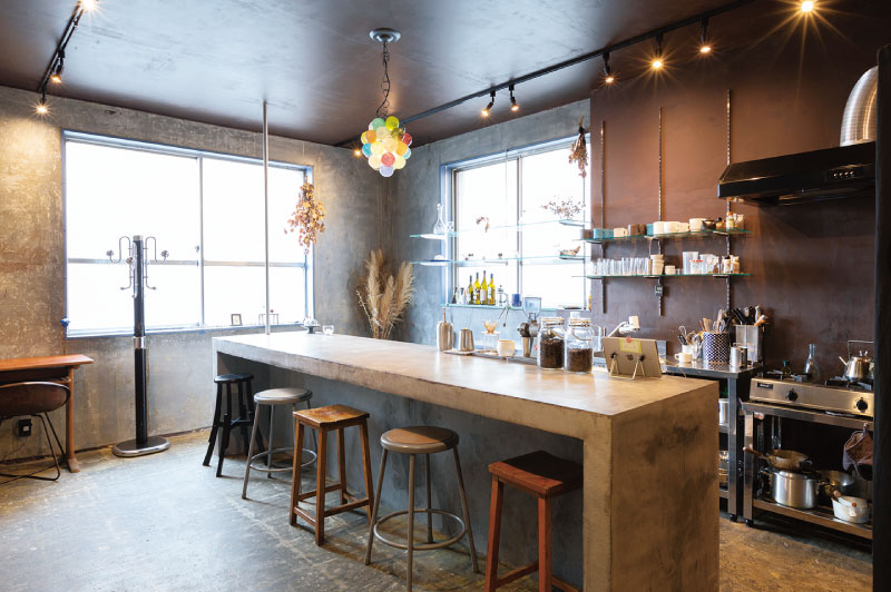 こじんまりとした居心地の良い店内