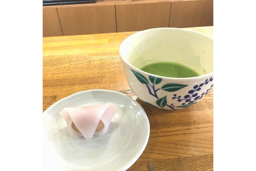 お抹茶とお菓子