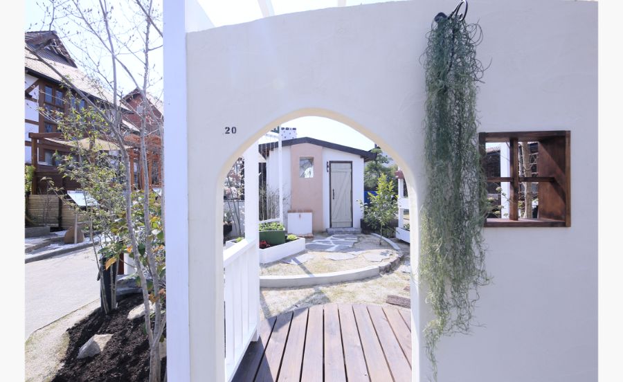 沢山の光を取り入れた開放的なモデルガーデン