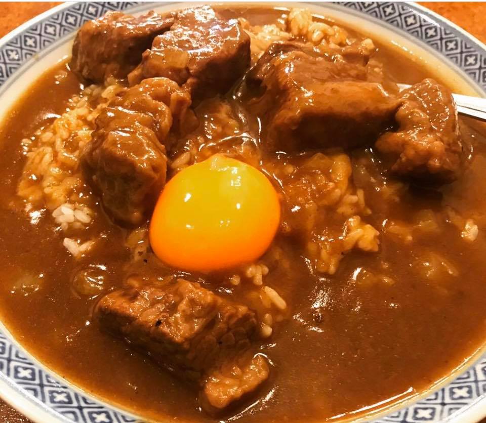 とろとろの牛バラ肉が入ったカレー
