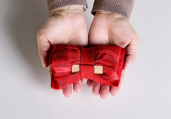 コンパクトに折りたたんだエコバッグ