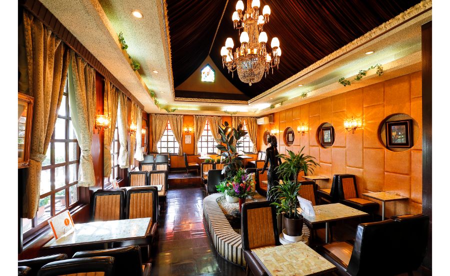 純喫茶フルールの内観