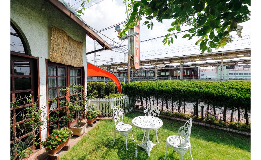 喫茶店と阪急電車