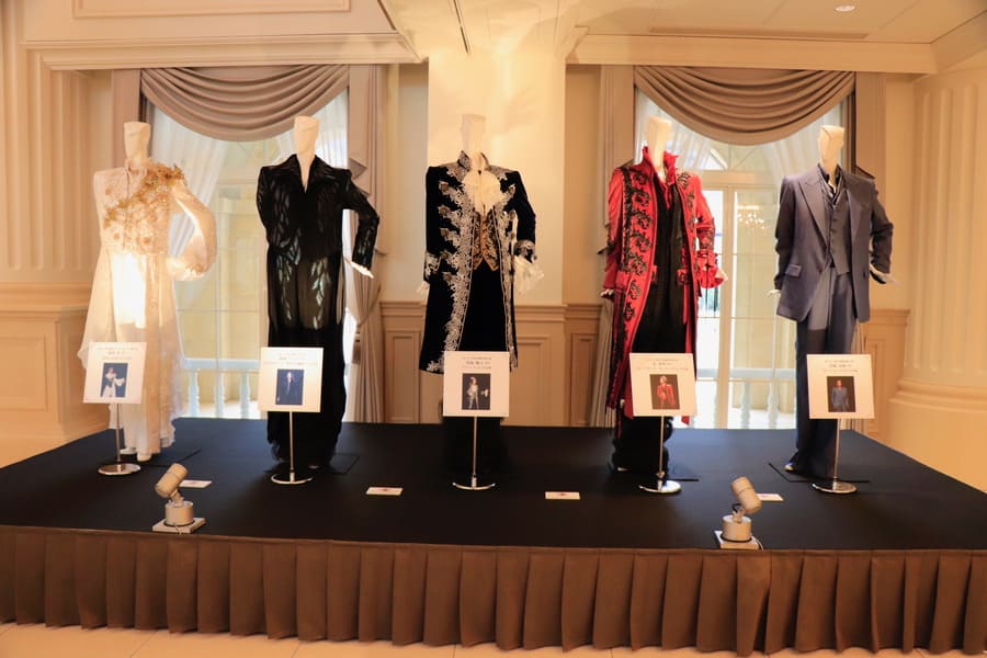 展示された各組トップスターの衣装