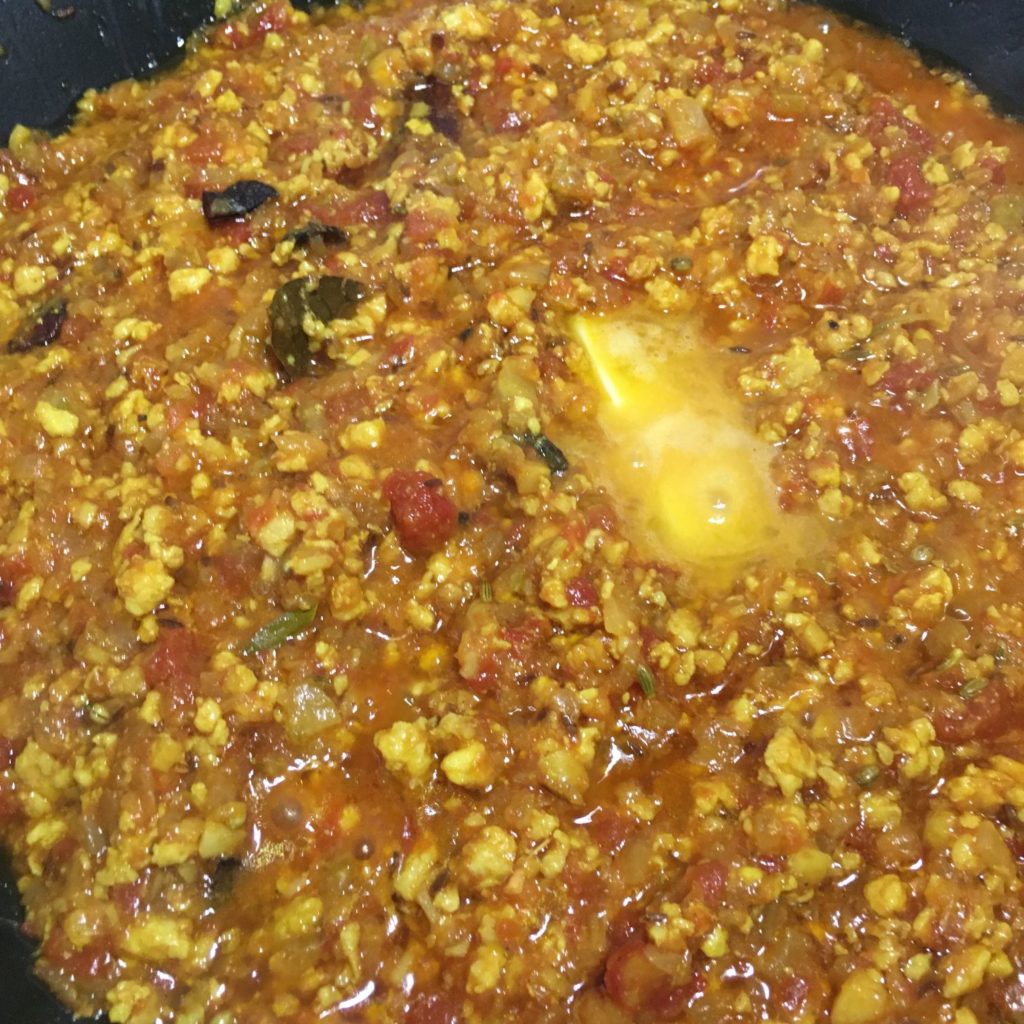 隠し味に無塩バターを入れて