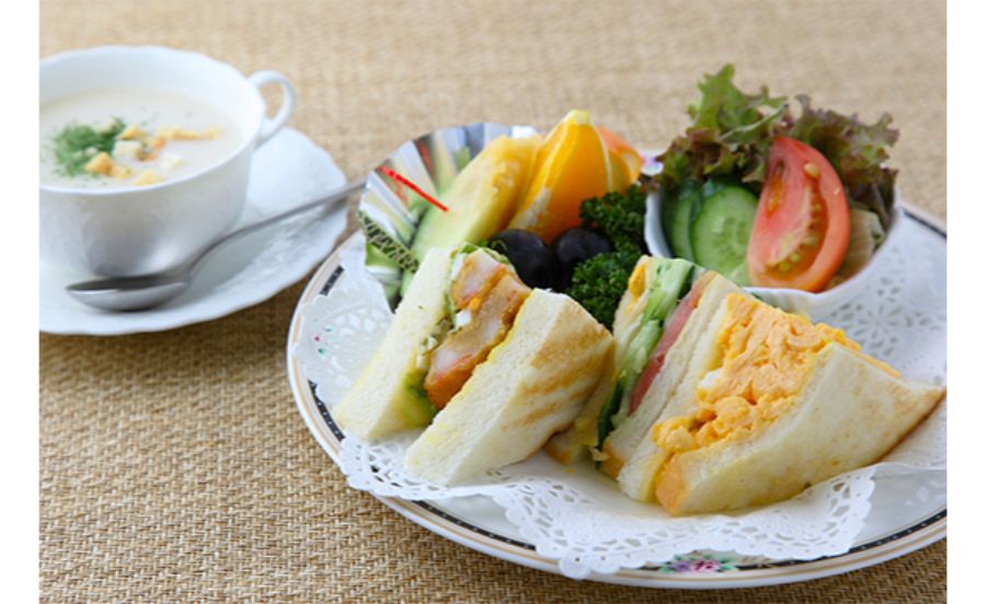 【宝塚】1人でも安心！おひとりさま観劇ランチ4選