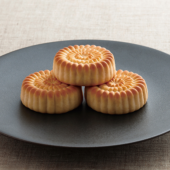 定番菓子の華は伝統の技をいかした華やかな和菓子