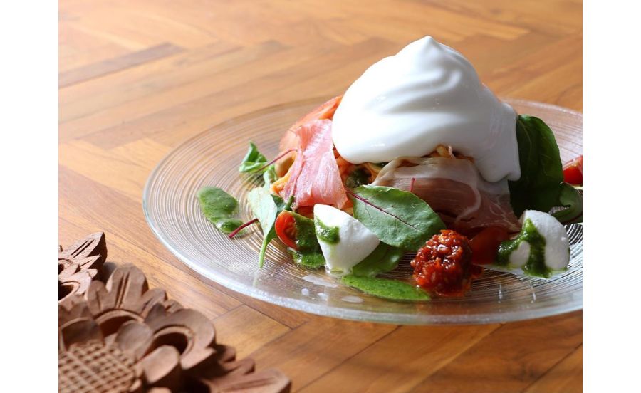 白いエスプーマが気になる冷製パスタ