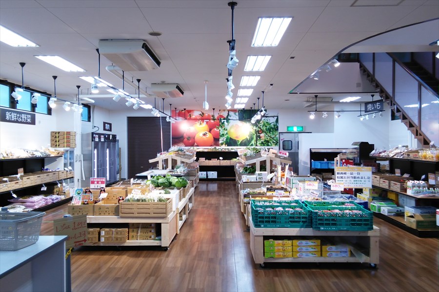 一品一会小林店１階の直売所
