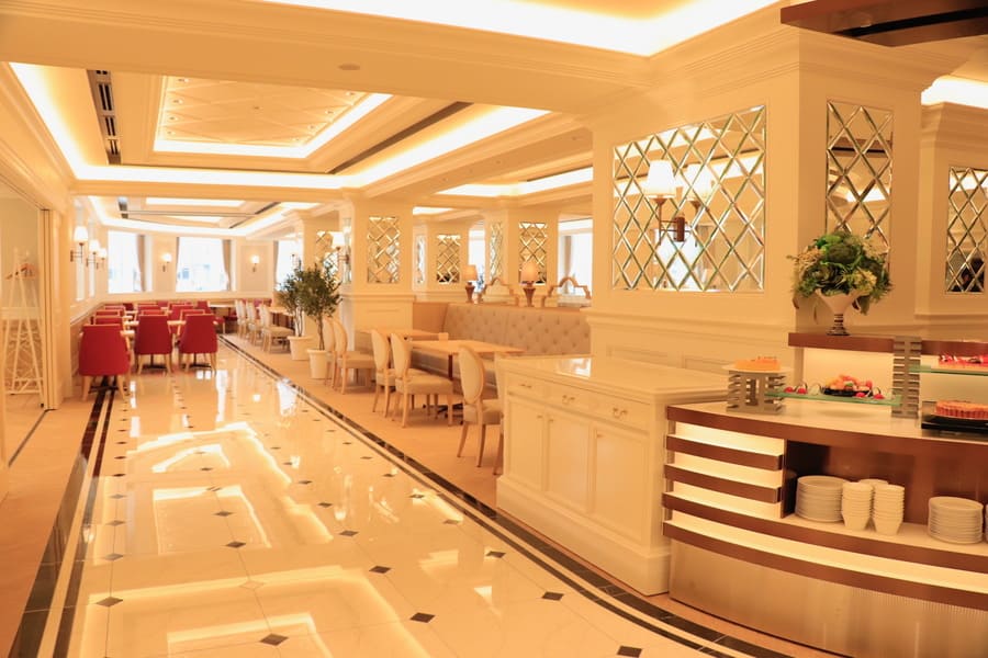 アンサンブルの広い店内