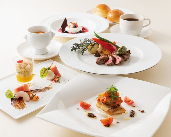 宝塚ホテルのレストランでランチ！予約は必要？雰囲気やメニューは？