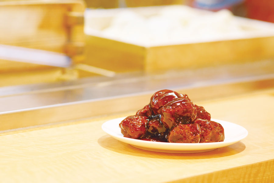 器に盛られた肉団子