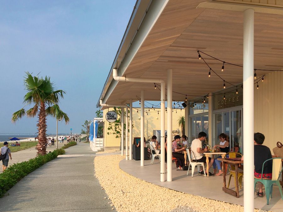 カフェが立ち並ぶエリア