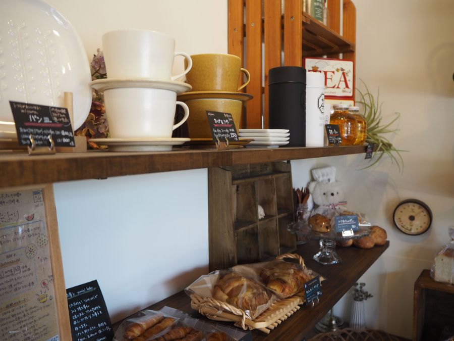 パンにあわせる食器類