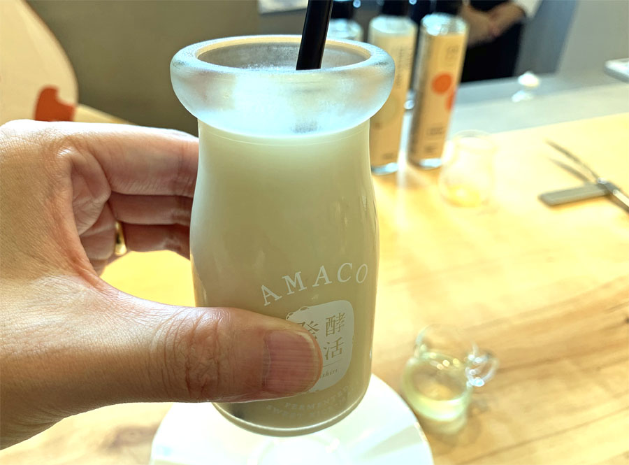 セットのドリンクには甘麹も