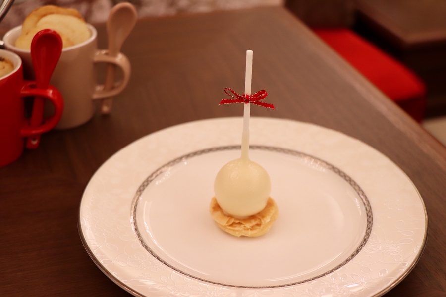 リボンがかけられたお菓子