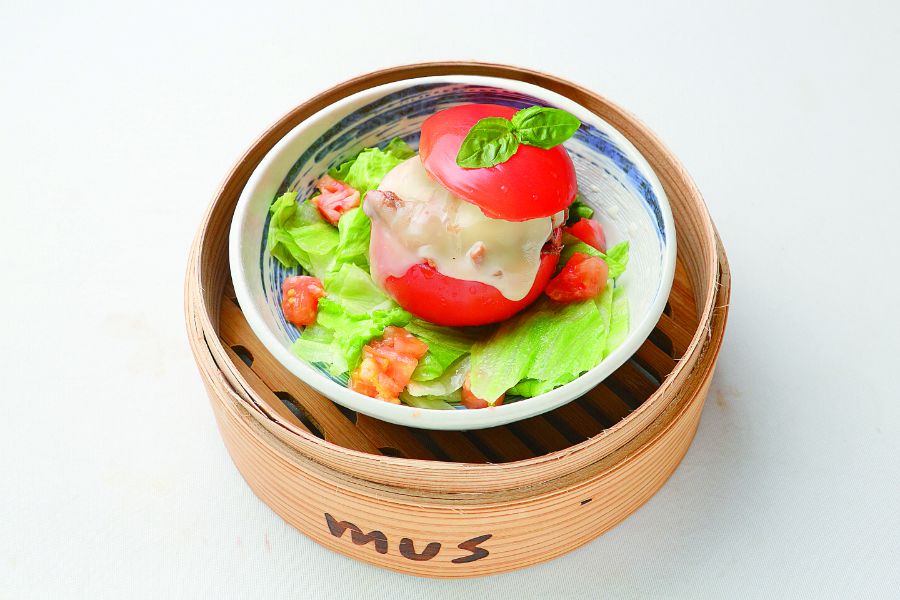 まるごとトマトがはいったセイロ蒸し