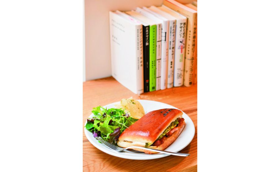 文庫型のパンがキュート！