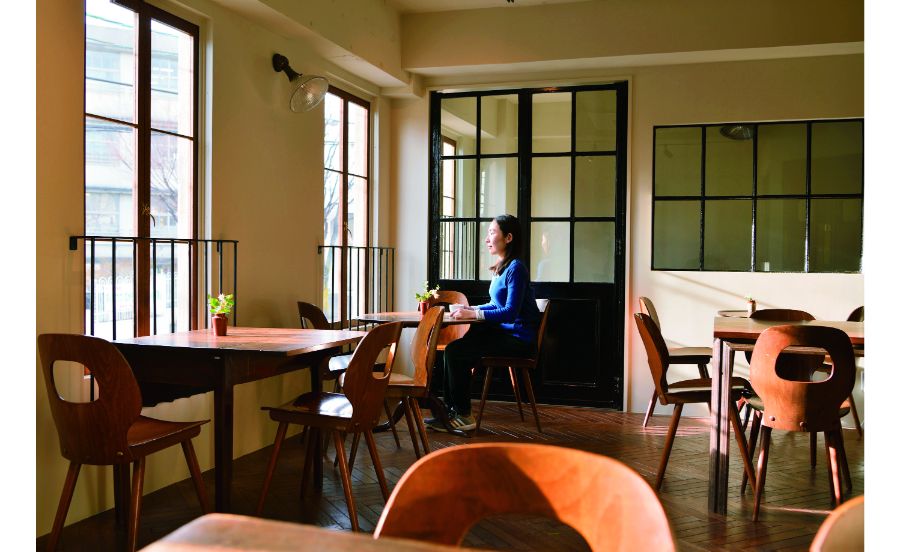 毎日でも通いたくなる落ち着いた店内