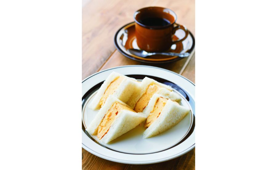 だし巻き卵を挟んだ厚焼き玉子サンドイッチ