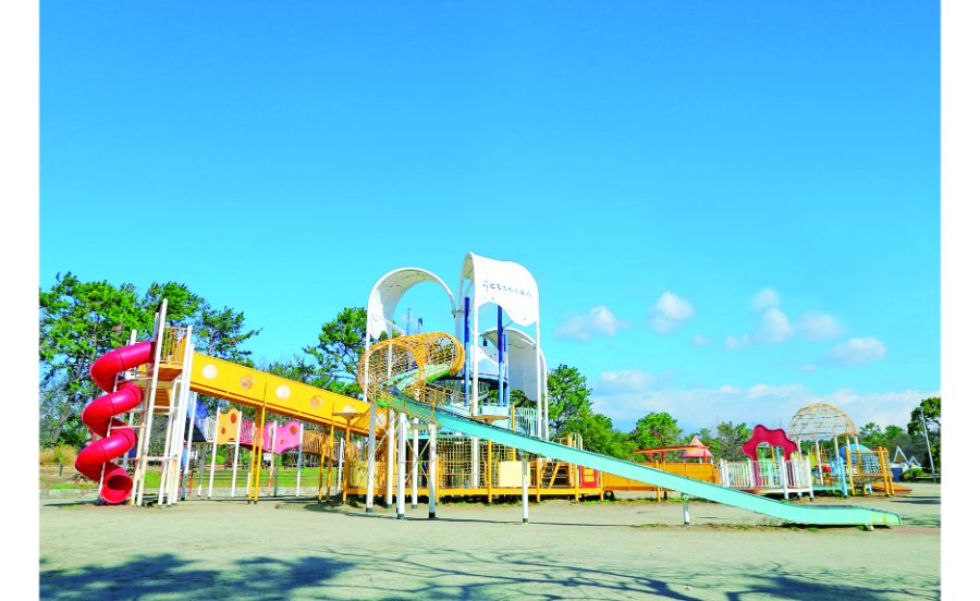 大きな遊具に子どもたちのテンションはアップ！