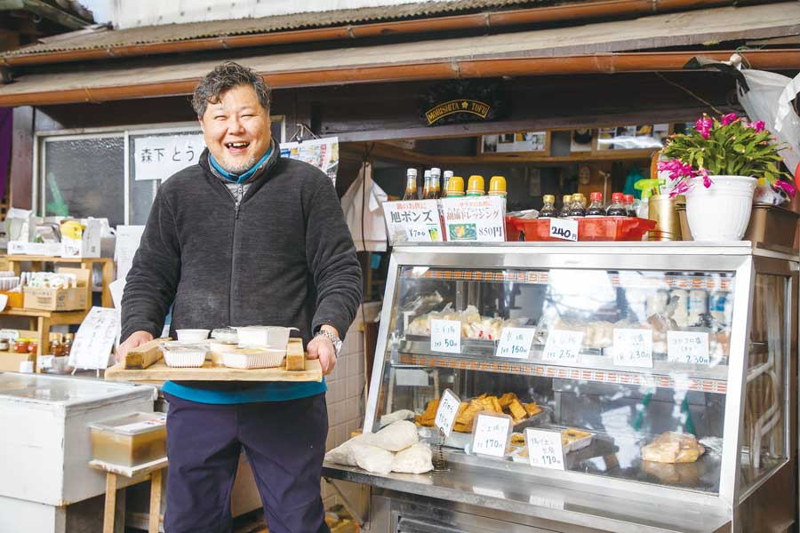 森下とうふ店の店主