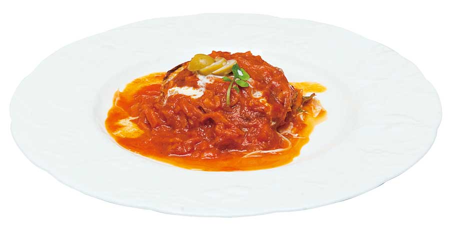 トマトソースがかかったハンバーグ