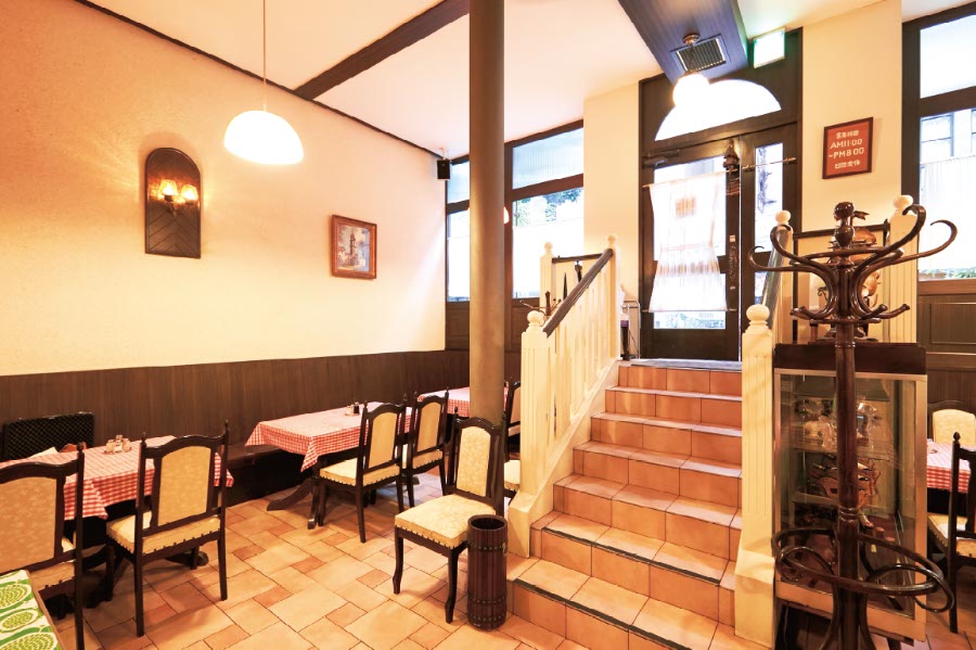 十字屋の店内の様子