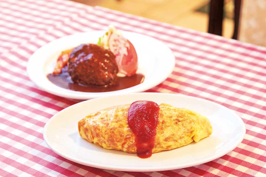 おいしそうなオムライスとハンバーグ