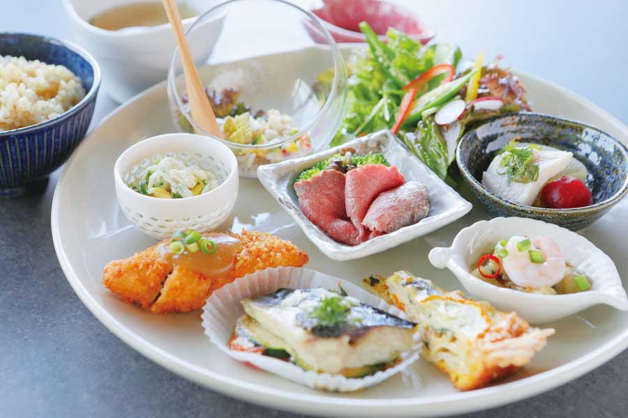 野菜たっぷりの総菜プレート