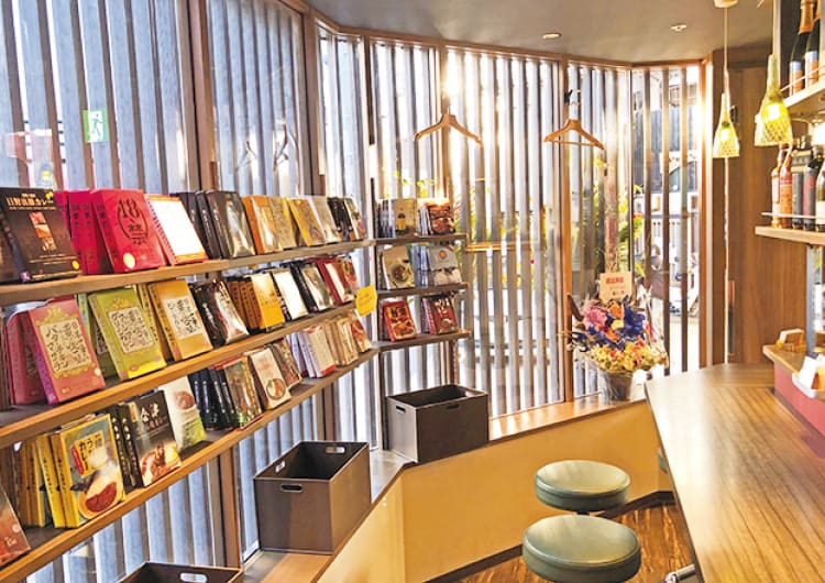 豊中・岡町にご当地レトルトカレー専門店 HIRO／NightBarGINO(ジーノ)オープン