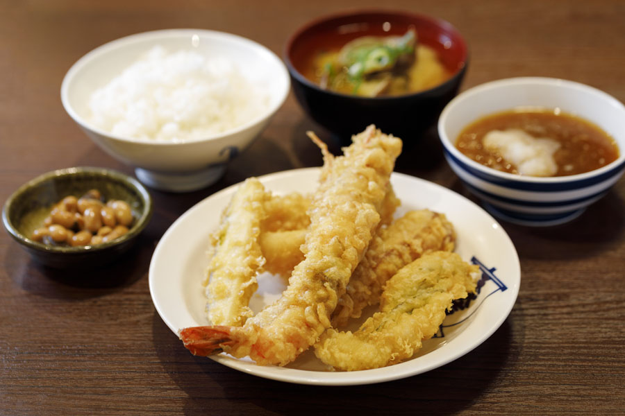 【天ぷら大吉ホワイティうめだ店】堺魚市場で大人気。行列のできる天ぷら店の味を梅田で味わう