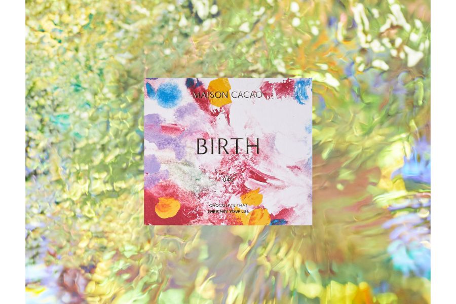 ピンクがベースのはなやかなパッケージ