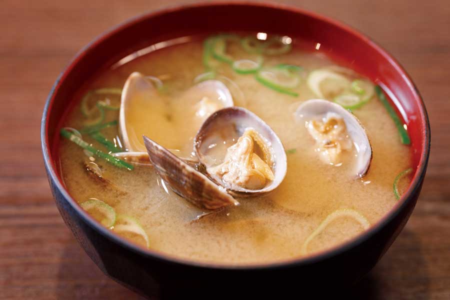 具たっぷりのあさり汁