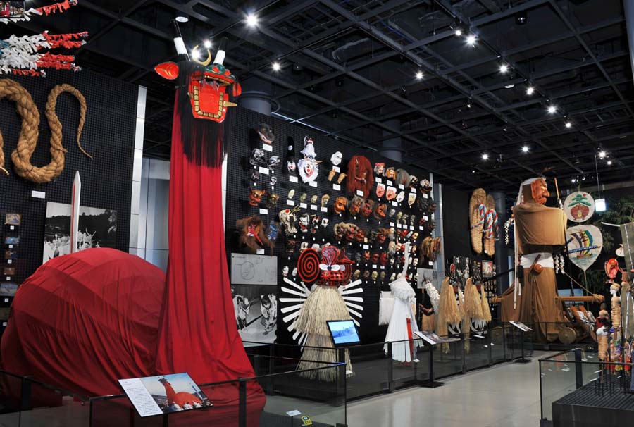 日本の祭りに関する展示ゾーン