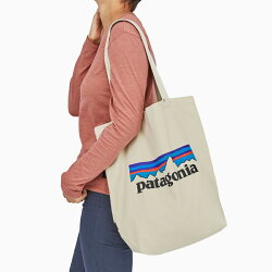 トートバックの肩掛け使用時の様子