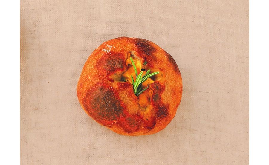 BAKERY LES’JOURSのベシャメルソースとポテトのカンパーニュ