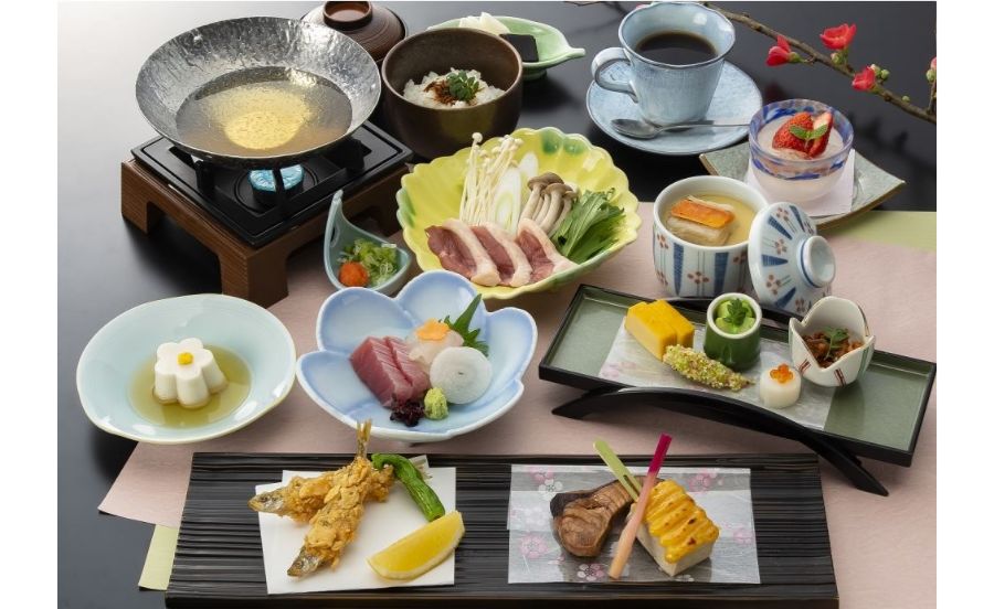 明月記のランチメニュー「昼の懐石　嵯峨野」