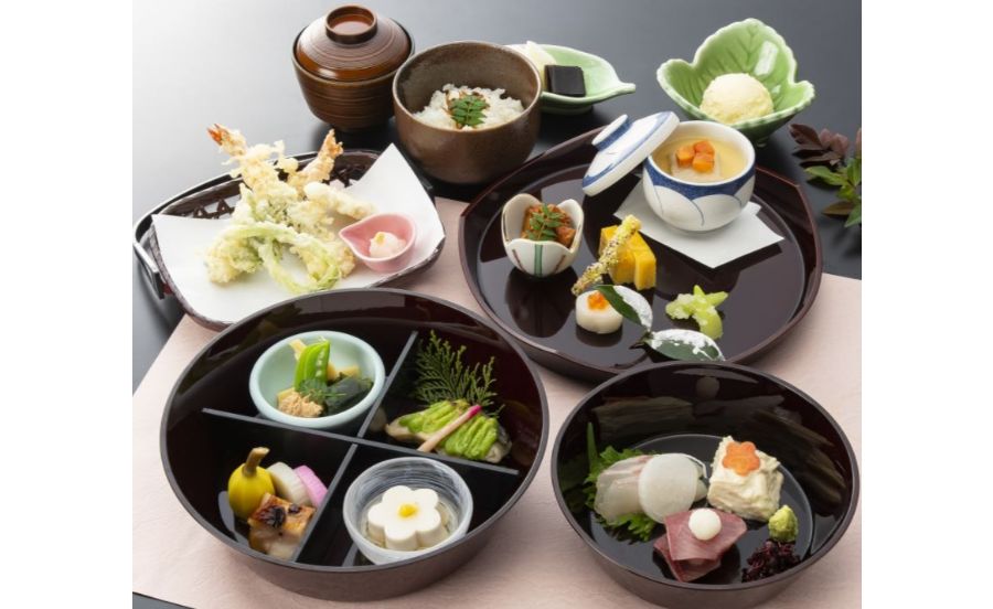 明月記のランチメニュー「季節彩り弁当　渡月」