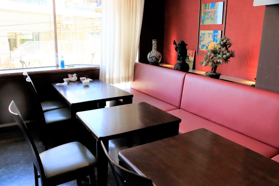 ゆったりしたソファー席