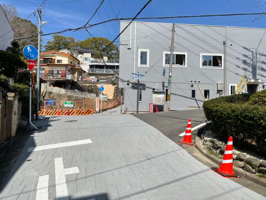 五月山へ向かう道