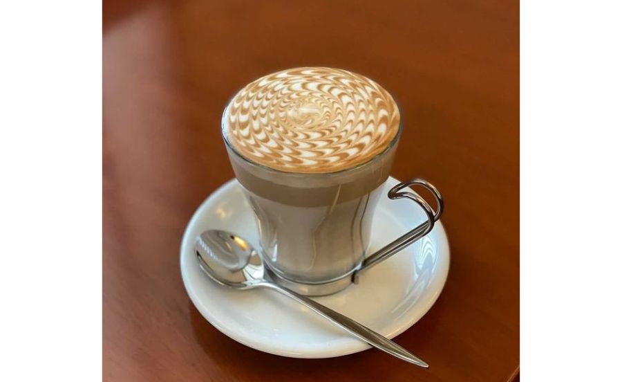 名次珈琲店のラテマキアート