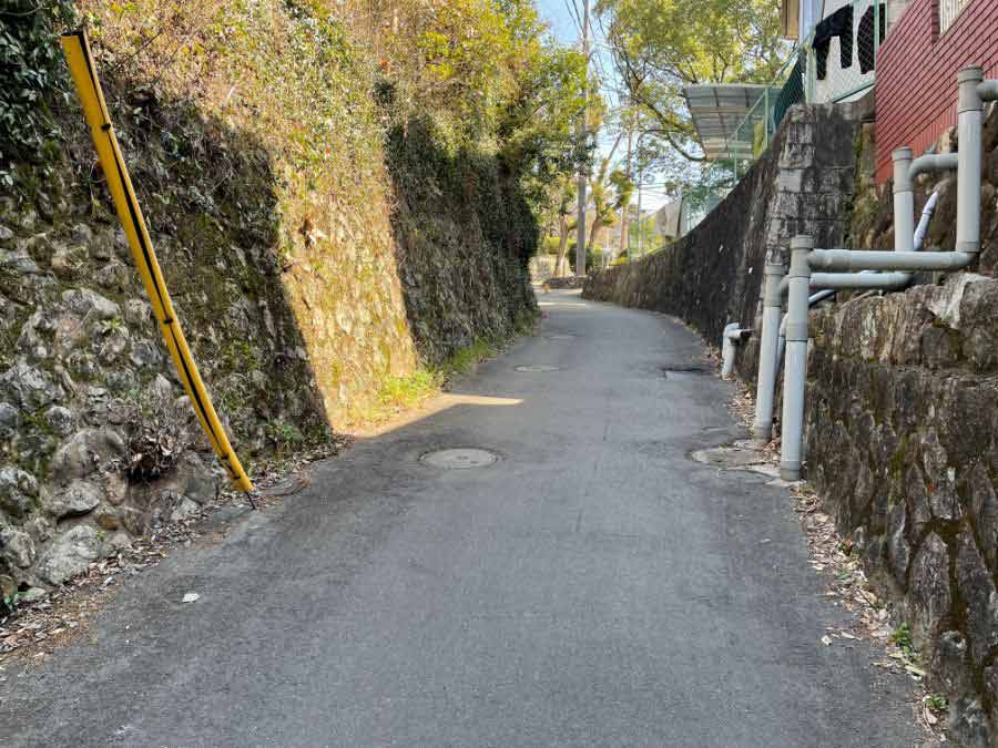 公園手前の坂道