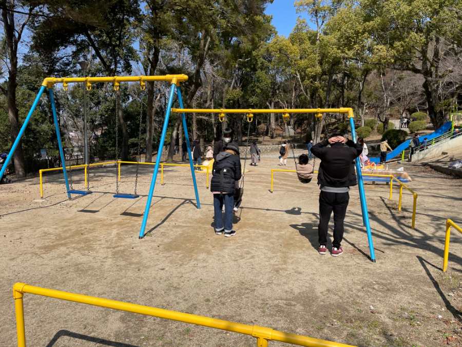 五月山公園緑楓台のブランコ