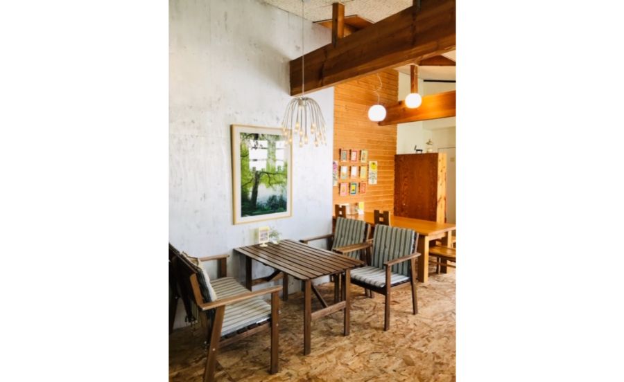 高波カフェのインテリア