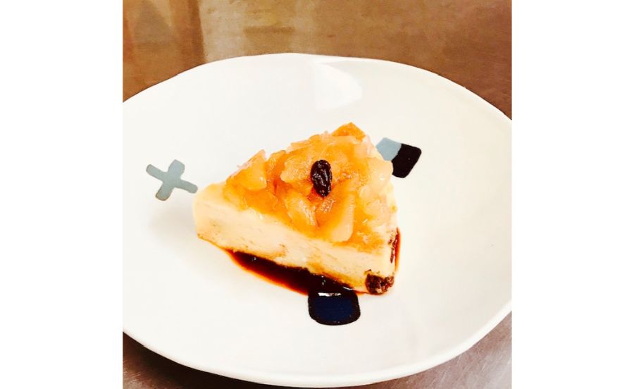 高波カフェのりんごのパンプディング