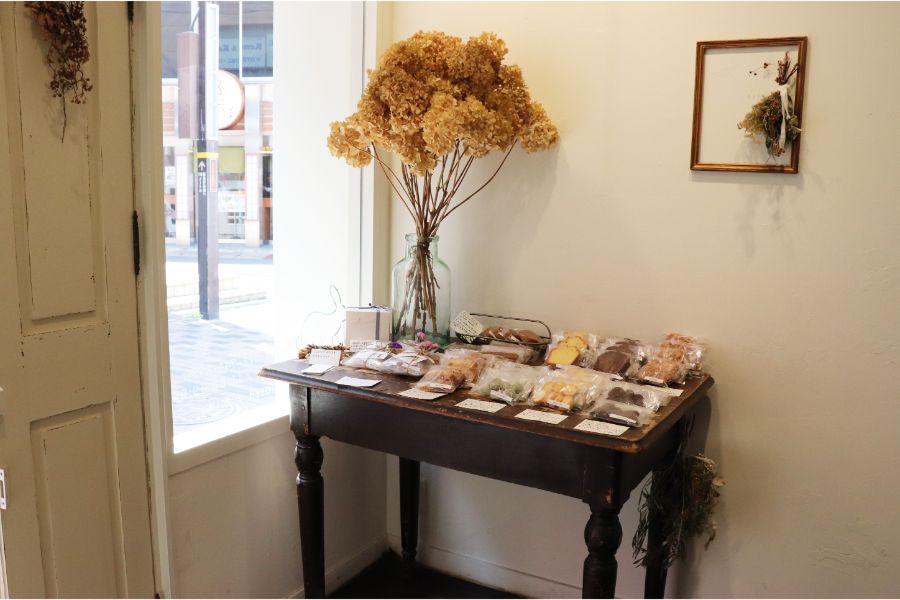 パティスリーウサギの店内