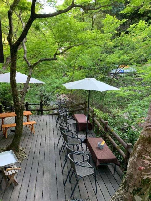 チンクエピゥーのテラス席