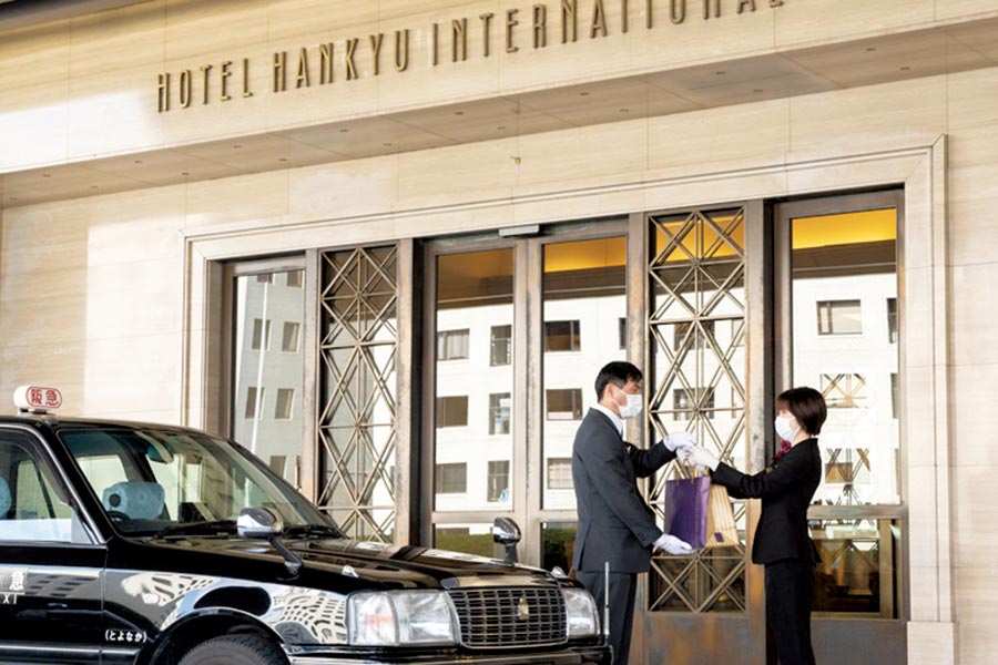 阪急阪神ホテルズ×阪急タクシー「Happy Delivery by the TAXI」～タクシーがお届けする幸せの贈り物～